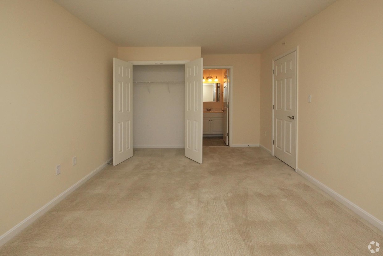 Gallery Bowling Brook Apartments